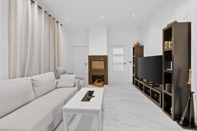 3 makuuhuone Huvila myytävänä paikassa El Altet, Elche / Elx mukana uima-altaan - 670 000 € (Ref: 9930473)