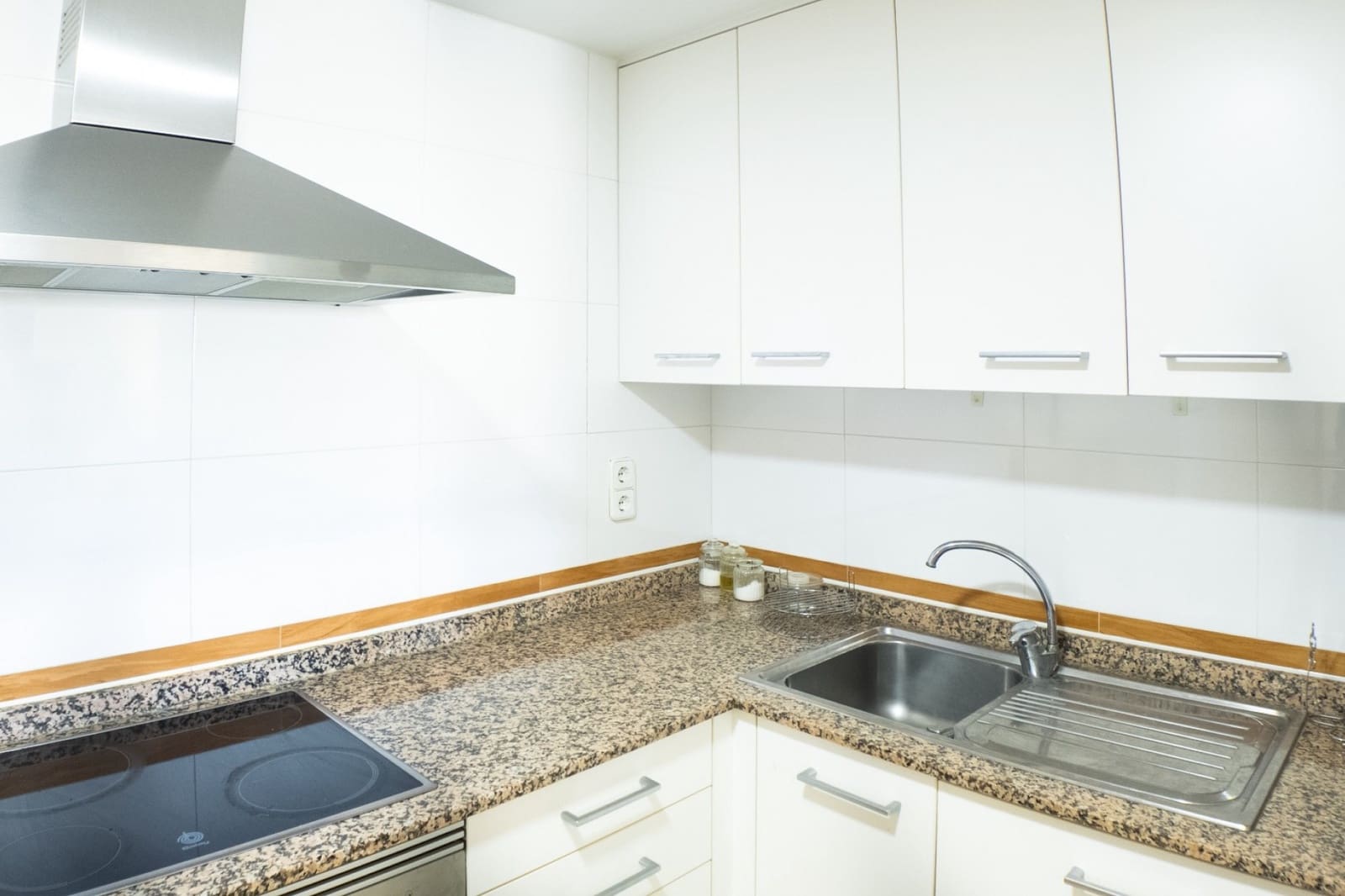 2 bedroom Apartment for sale in La Villajoyosa / Vila Joiosa with pool - € 259,000 (Ref: 9930475)