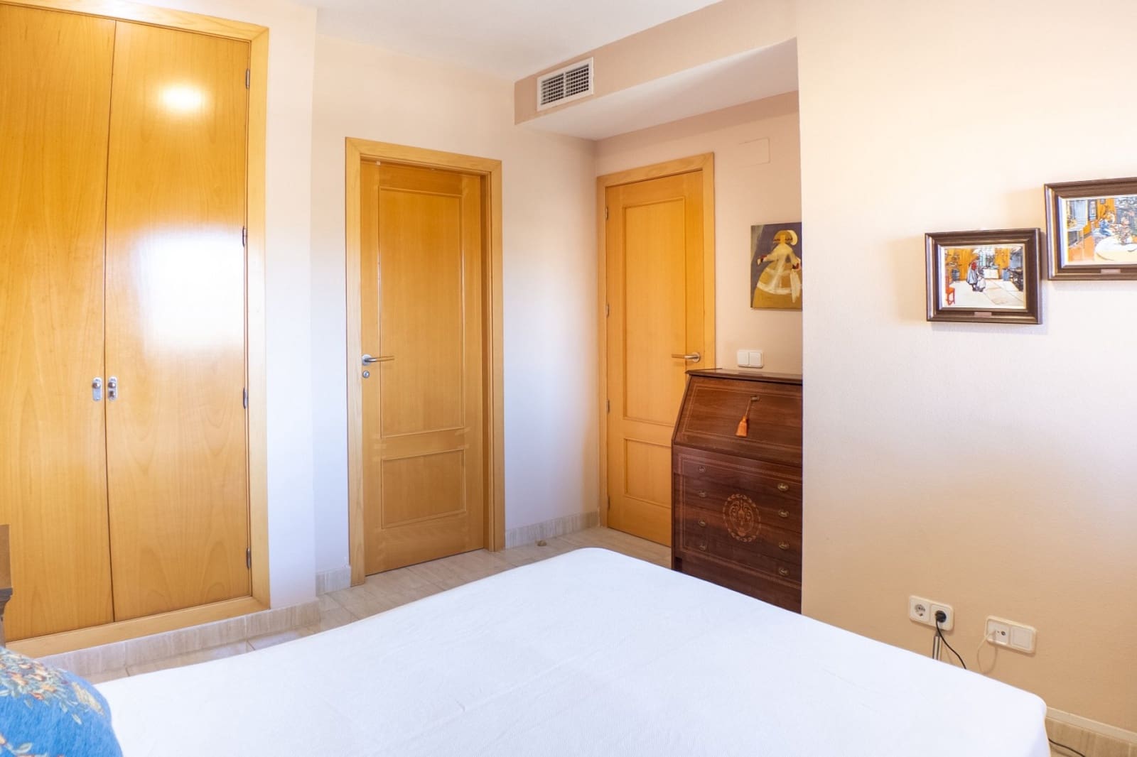 2 bedroom Apartment for sale in La Villajoyosa / Vila Joiosa with pool - € 259,000 (Ref: 9930475)