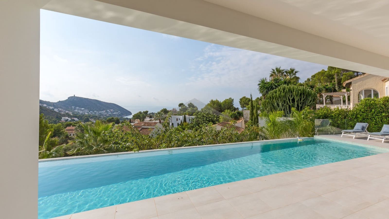 4 sovrum Villa till salu i Moraira med pool - 1 950 000 € (Ref: 9930481)
