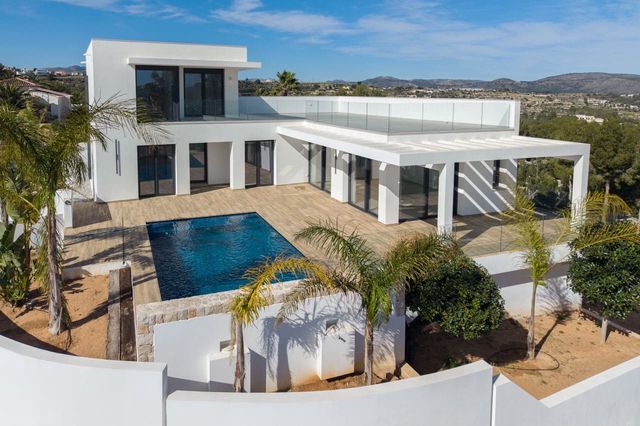 3 makuuhuone Huvila myytävänä paikassa Moraira, Teulada-Moraira mukana uima-altaan 
autotalli - 2 250 000 € (Ref: 9930483)