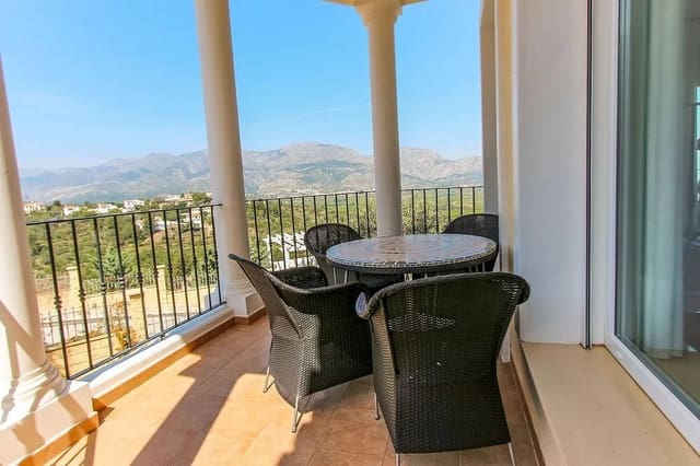4 soveværelse Villa til salg i Orba med swimmingpool - € 545.000 (Ref: 9930487)