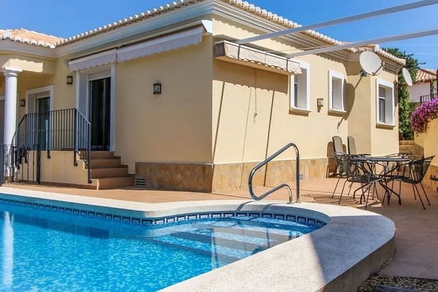 4 soveværelse Villa til salg i Orba med swimmingpool - € 545.000 (Ref: 9930487)