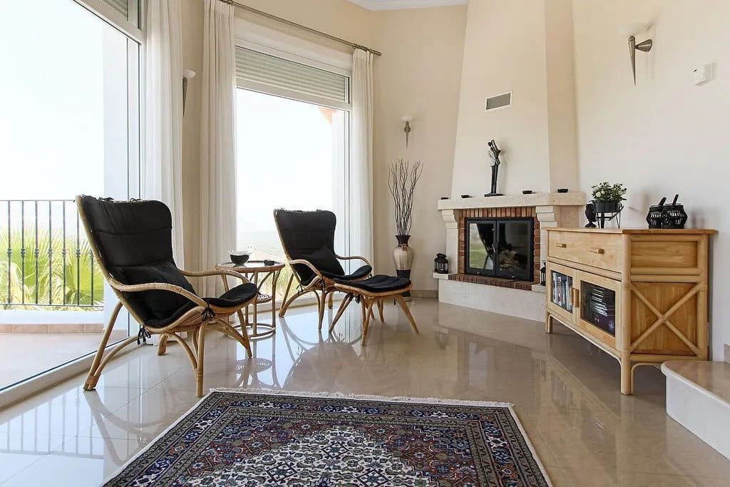 4 makuuhuone Huvila myytävänä paikassa Orba mukana uima-altaan - 545 000 € (Ref: 9930487)