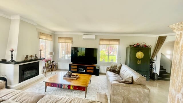 4 soveværelse Villa til salg i Jalón / Xaló med swimmingpool - € 625.000 (Ref: 9930489)