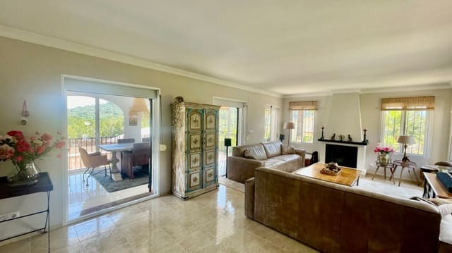 4 soveværelse Villa til salg i Jalón / Xaló med swimmingpool - € 625.000 (Ref: 9930489)