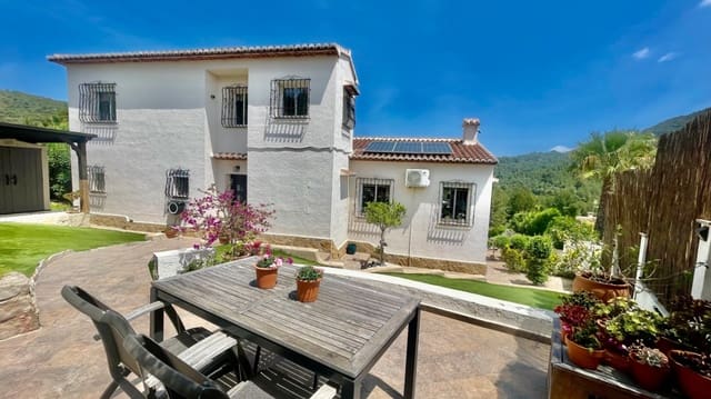 4 soveværelse Villa til salg i Jalón / Xaló med swimmingpool - € 625.000 (Ref: 9930489)