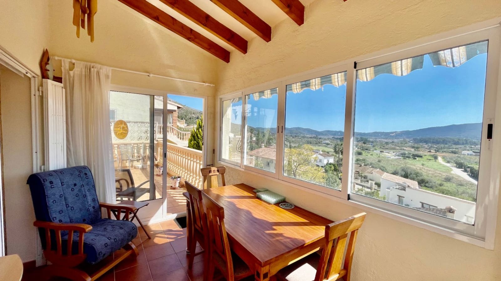 6 Zimmer Villa zu verkaufen in Jalon / Xalo mit Pool - 599.950 € (Ref: 9930490)