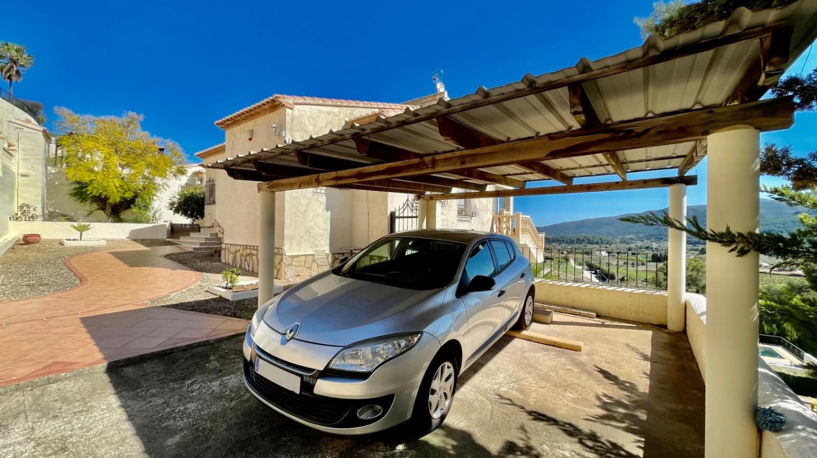 6 Zimmer Villa zu verkaufen in Jalon / Xalo mit Pool - 599.950 € (Ref: 9930490)
