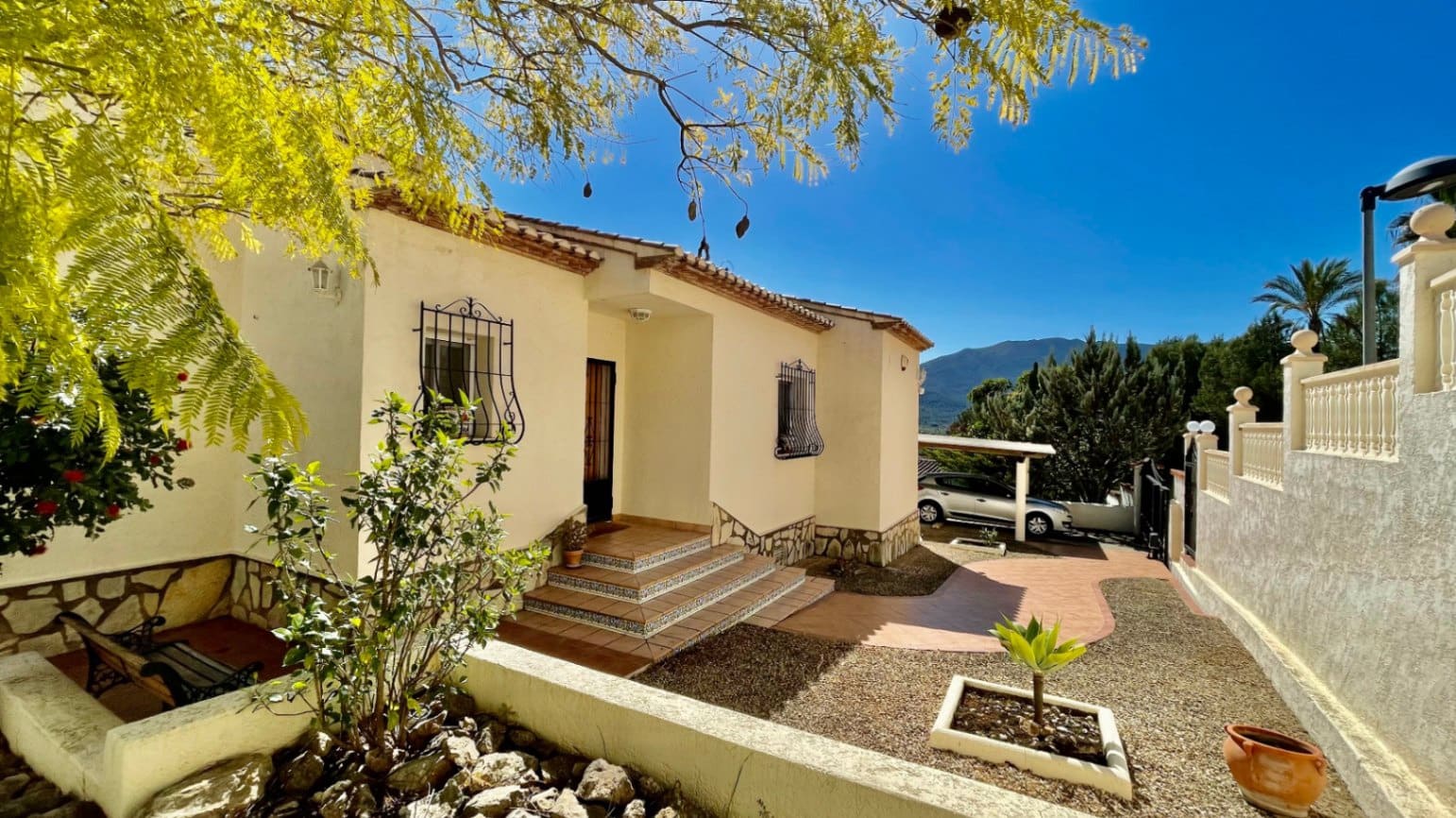 6 Zimmer Villa zu verkaufen in Jalon / Xalo mit Pool - 599.950 € (Ref: 9930490)