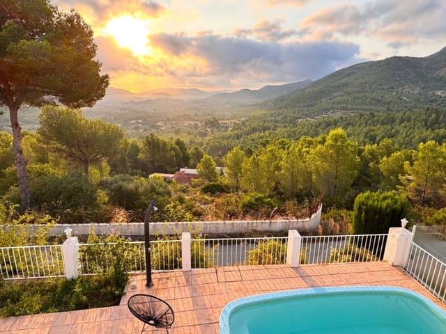 5 bedroom Finca/Country House for sale in Jalón / Xaló - € 439,500 (Ref: 9930492)