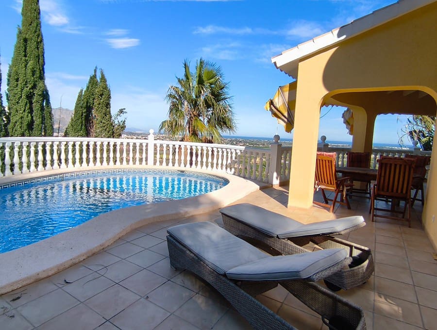 3 Zimmer Villa zu verkaufen in Denia mit Pool Garage - 675.000 € (Ref: 9930510)