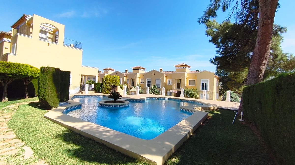 2 bedroom Penthouse for sale in Denia with pool - € 220,000 (Ref: 9930512)