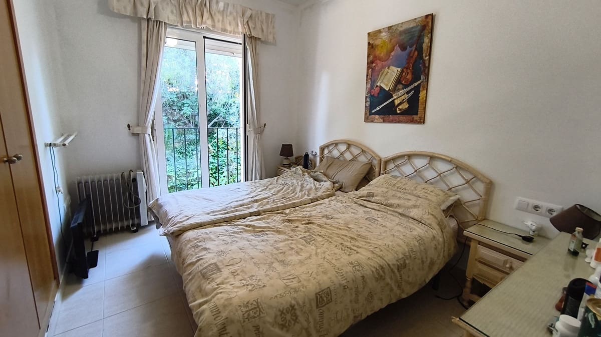 2 bedroom Penthouse for sale in Denia with pool - € 220,000 (Ref: 9930512)