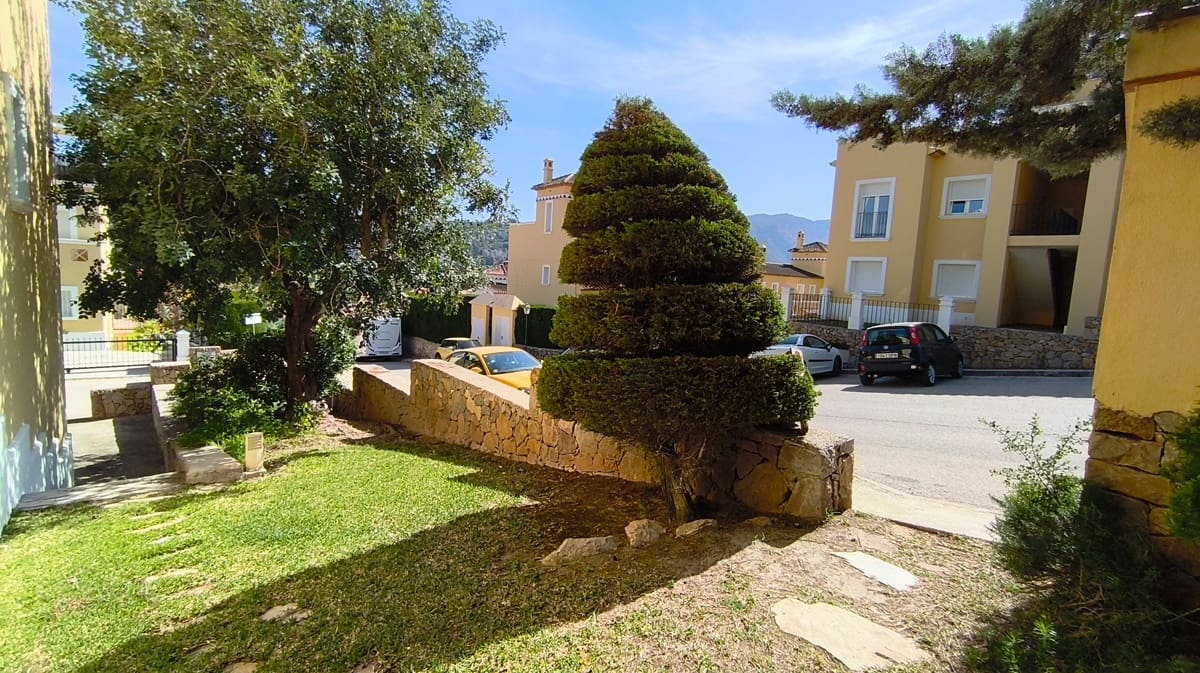 2 bedroom Penthouse for sale in Denia with pool - € 220,000 (Ref: 9930512)