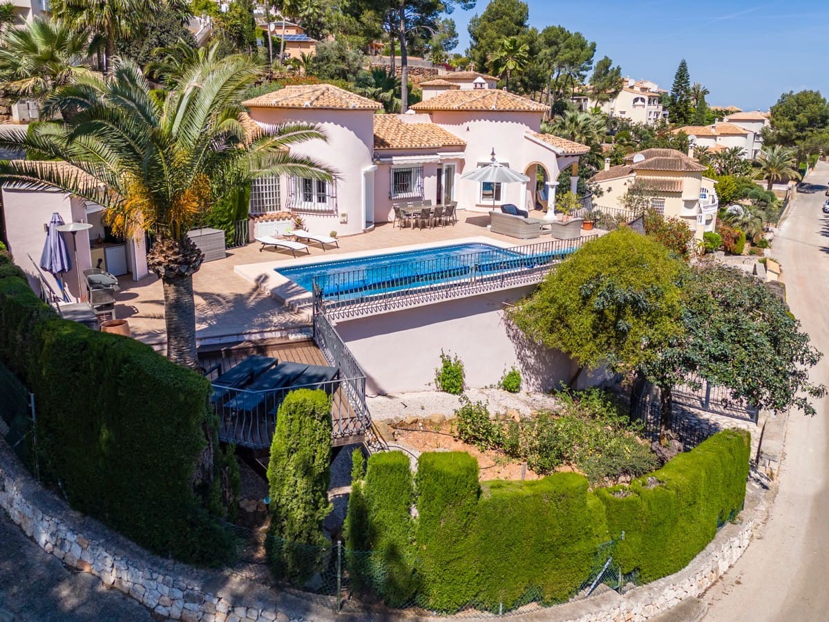 4 Zimmer Villa zu verkaufen in Denia mit Pool - 725.000 € (Ref: 9930513)