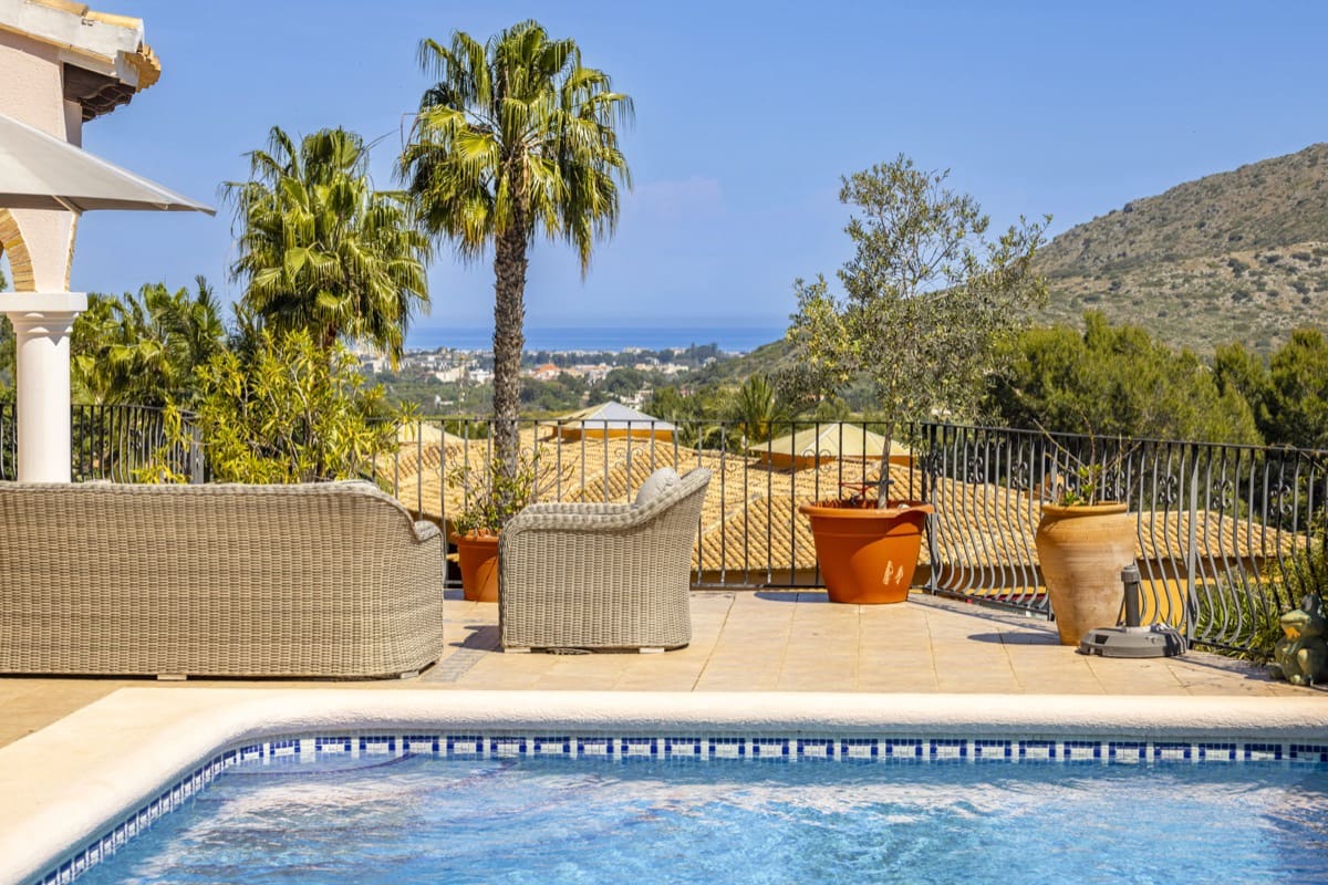 4 Zimmer Villa zu verkaufen in Denia mit Pool - 725.000 € (Ref: 9930513)