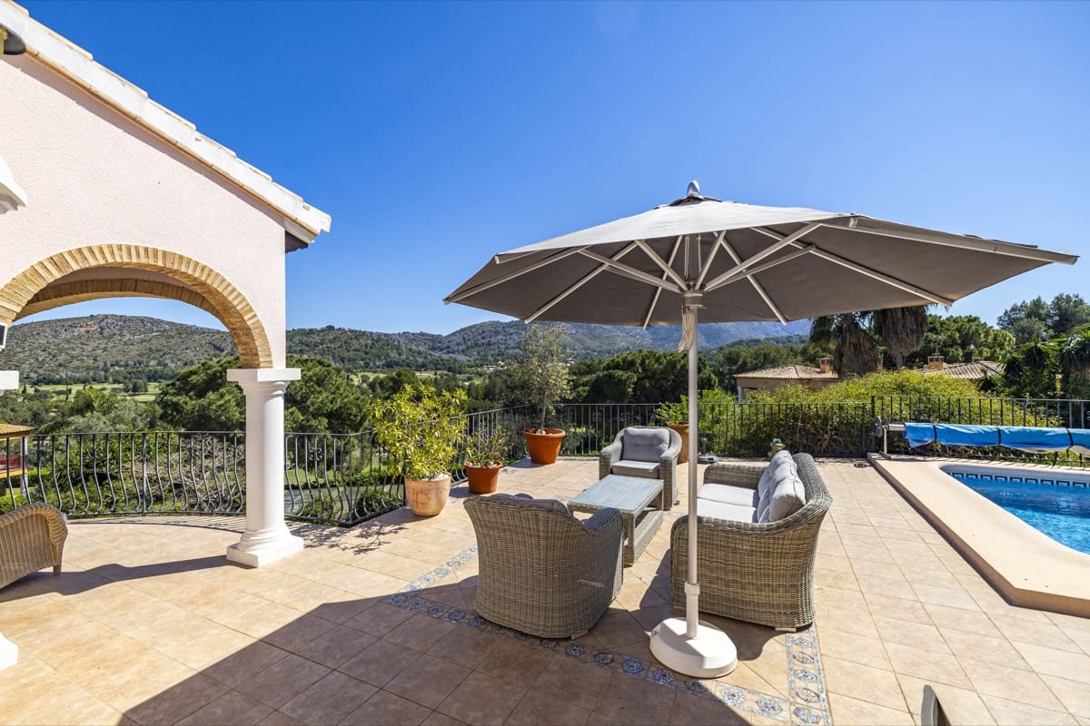 4 Zimmer Villa zu verkaufen in Denia mit Pool - 725.000 € (Ref: 9930513)