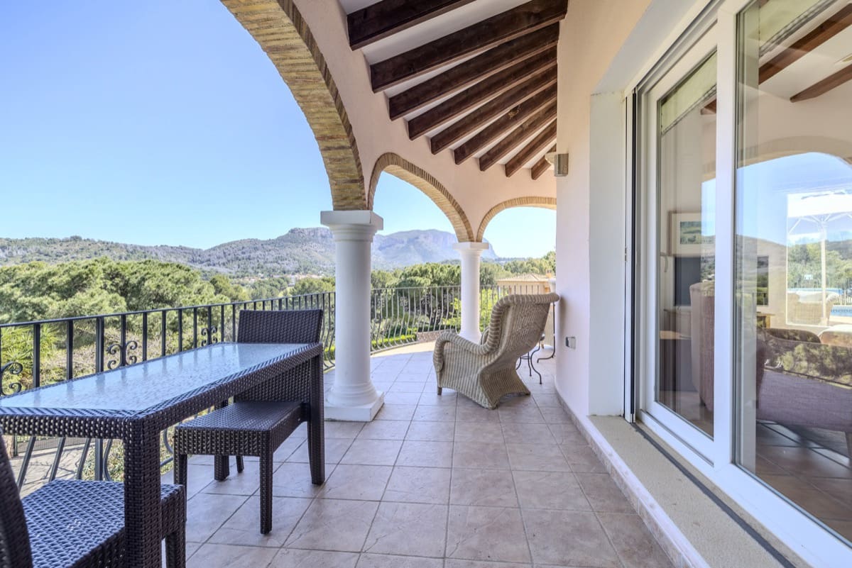 4 Zimmer Villa zu verkaufen in Denia mit Pool - 725.000 € (Ref: 9930513)