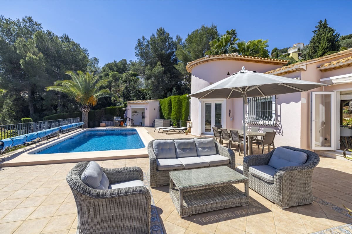4 Zimmer Villa zu verkaufen in Denia mit Pool - 725.000 € (Ref: 9930513)
