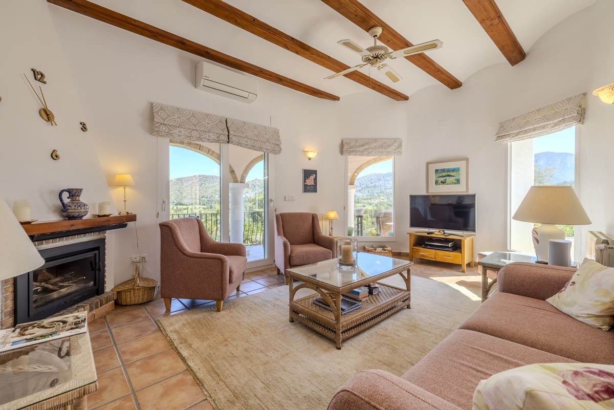 4 Zimmer Villa zu verkaufen in Denia mit Pool - 725.000 € (Ref: 9930513)