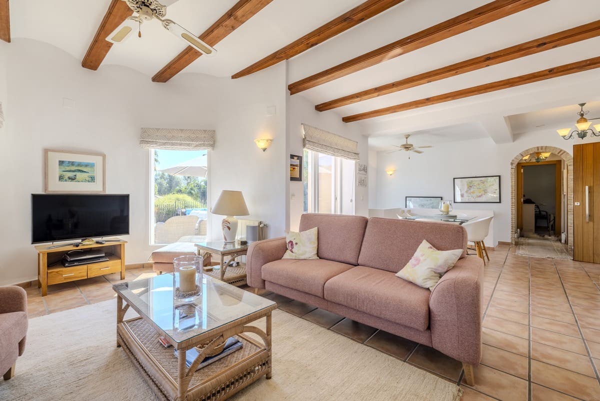 4 Zimmer Villa zu verkaufen in Denia mit Pool - 725.000 € (Ref: 9930513)