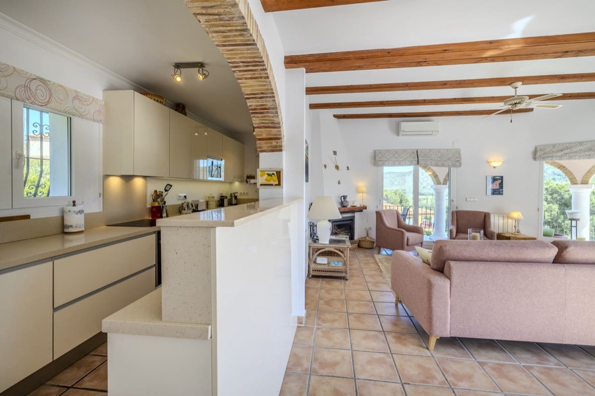 4 Zimmer Villa zu verkaufen in Denia mit Pool - 725.000 € (Ref: 9930513)