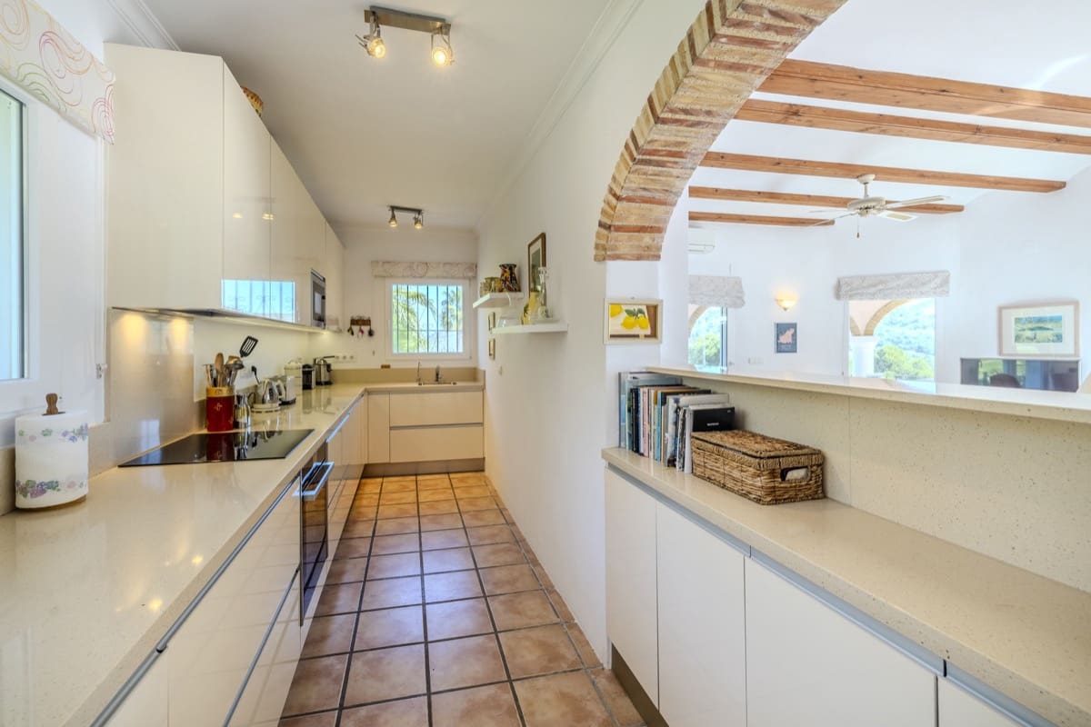 4 Zimmer Villa zu verkaufen in Denia mit Pool - 725.000 € (Ref: 9930513)