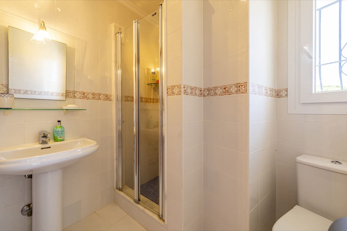 4 Zimmer Villa zu verkaufen in Denia mit Pool - 725.000 € (Ref: 9930513)