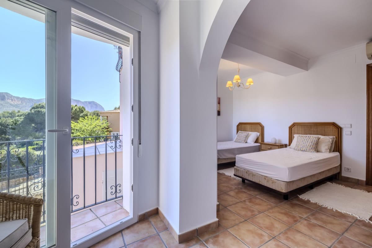 4 Zimmer Villa zu verkaufen in Denia mit Pool - 725.000 € (Ref: 9930513)