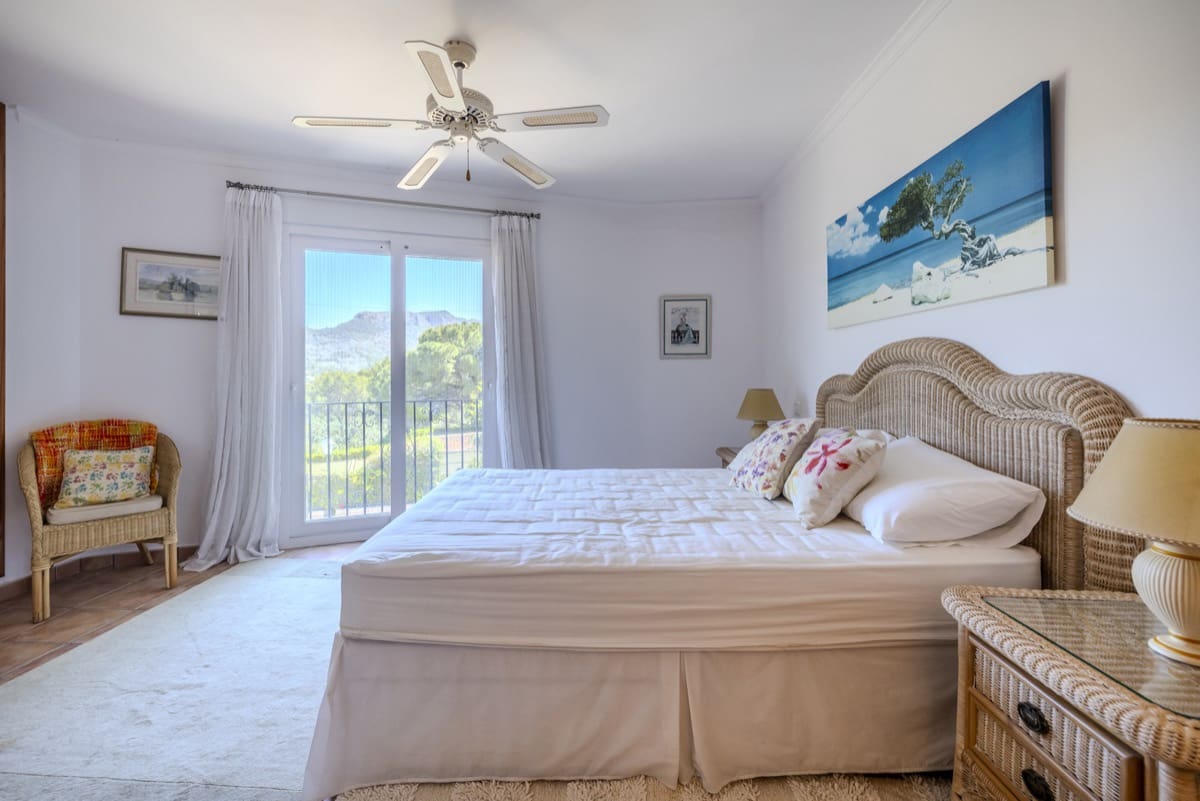 4 Zimmer Villa zu verkaufen in Denia mit Pool - 725.000 € (Ref: 9930513)