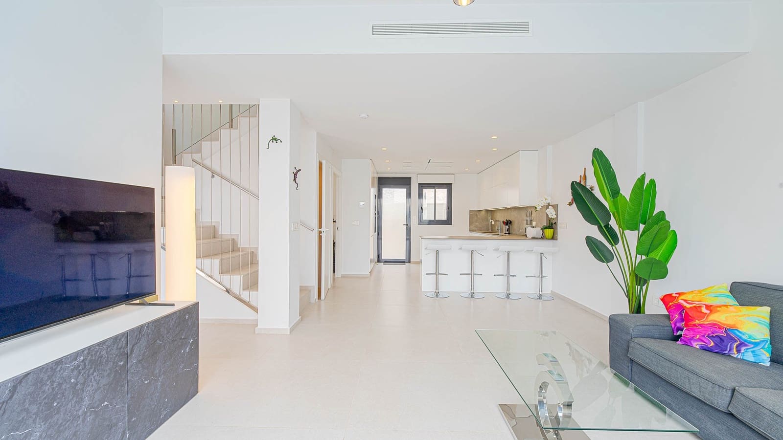 4 makuuhuone Huvila myytävänä paikassa Orihuela Costa mukana uima-altaan - 650 000 € (Ref: 9939644)