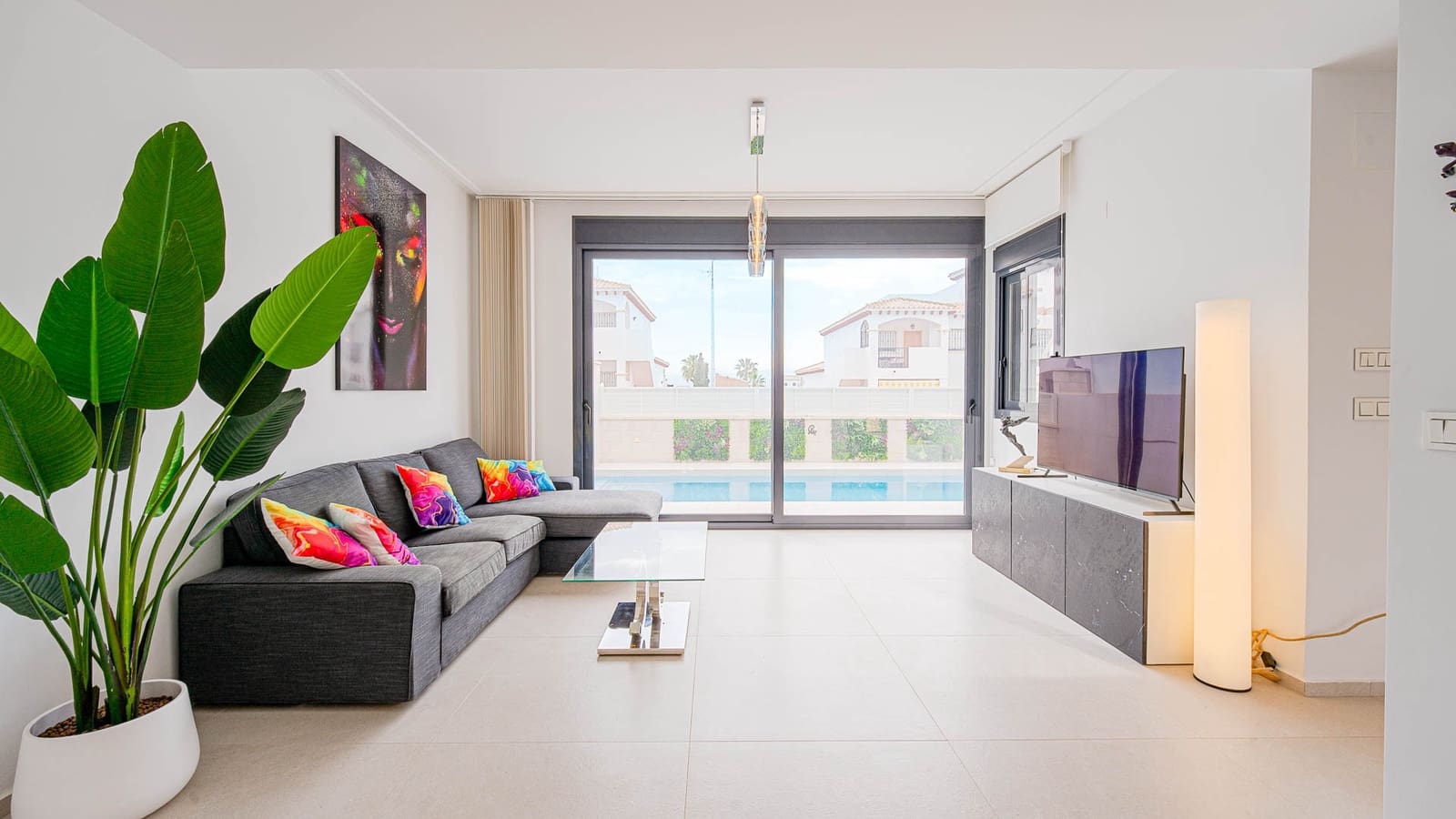 4 makuuhuone Huvila myytävänä paikassa Orihuela Costa mukana uima-altaan - 650 000 € (Ref: 9939644)