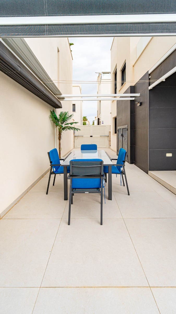 4 makuuhuone Huvila myytävänä paikassa Orihuela Costa mukana uima-altaan - 650 000 € (Ref: 9939644)