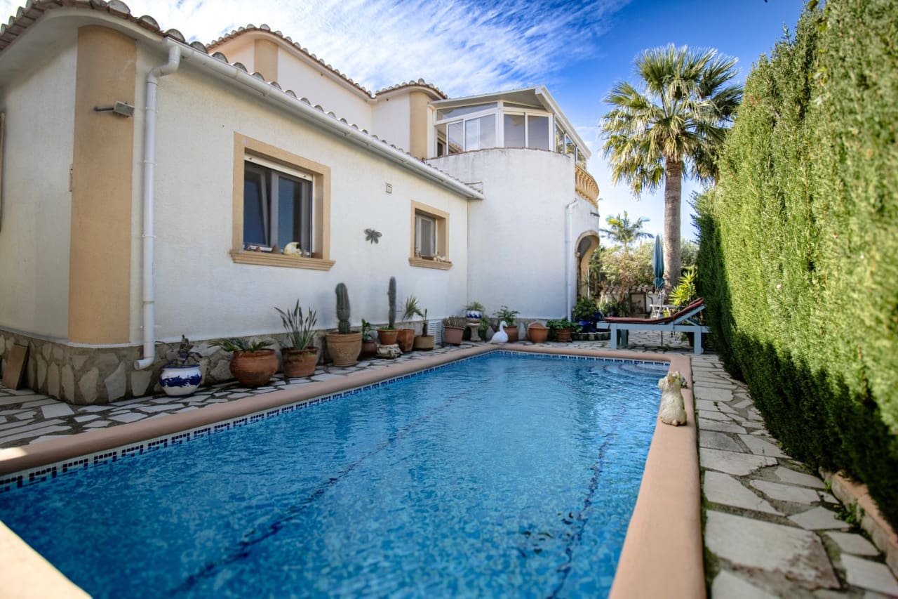 3 sypialnia Willa na sprzedaż w Denia z basenem garażem - 495 000 € (Ref: 9939664)