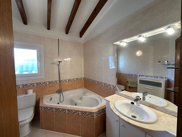 3 soveværelse Villa til salg i Monte Pego, Pego med swimmingpool - € 495.000 (Ref: 9993881)