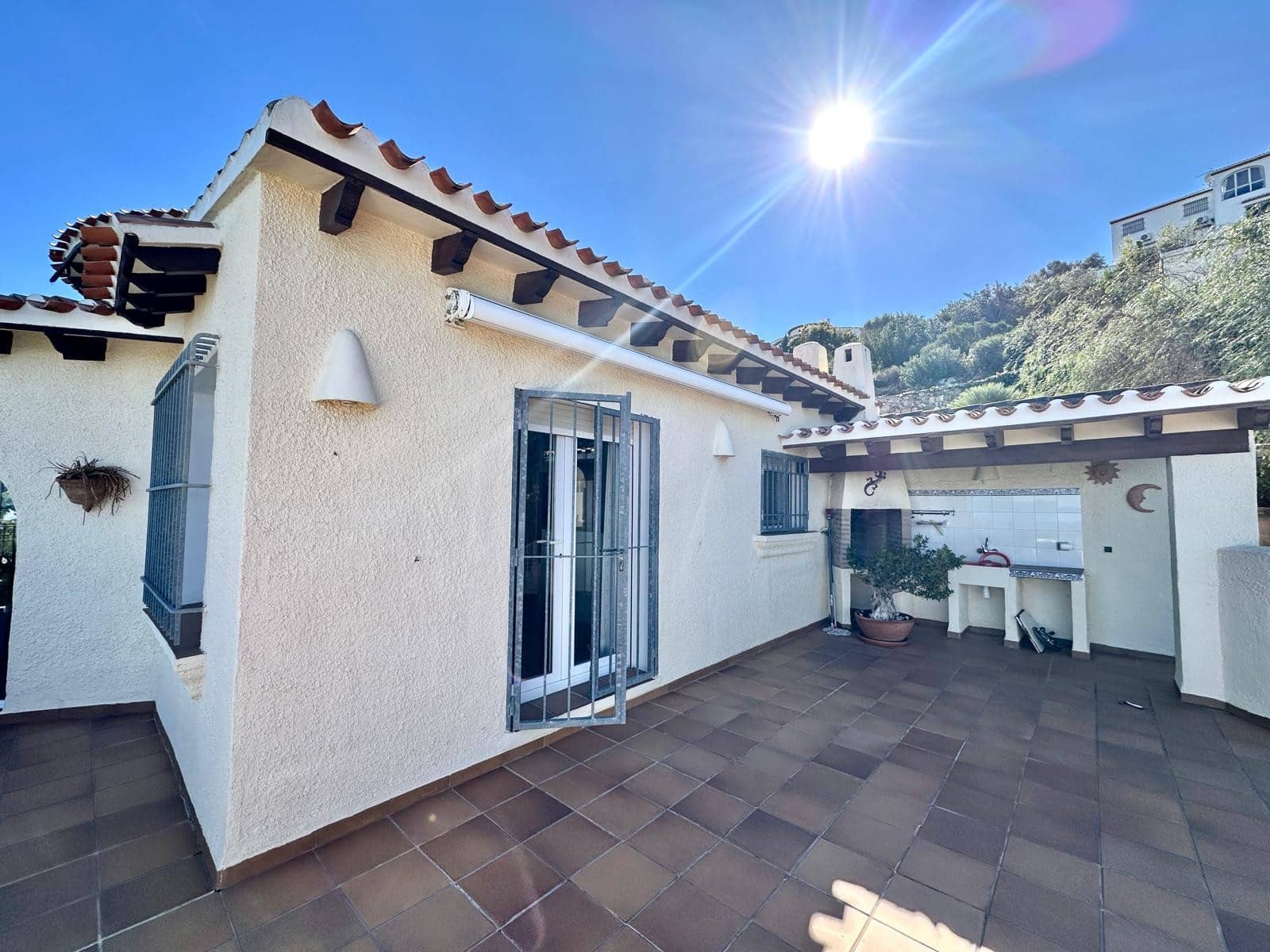 Chalet de 3 habitaciones en Monte Pego en venta con piscina - 495.000 € (Ref: 9993881)