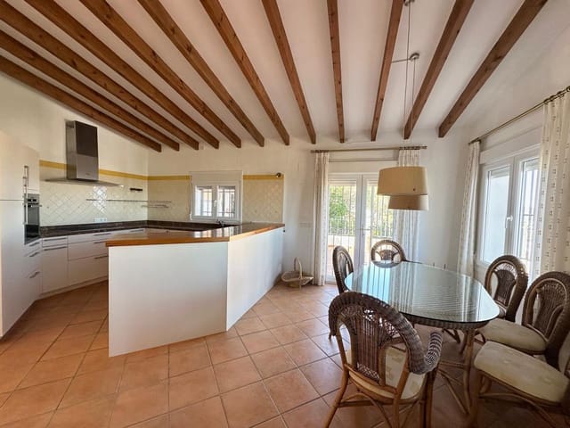 3 soveværelse Villa til salg i Monte Pego, Pego med swimmingpool - € 495.000 (Ref: 9993881)
