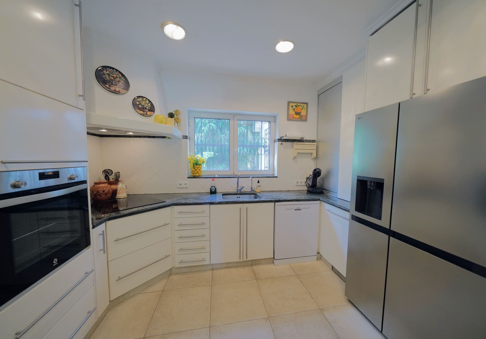 5 bedroom Villa for sale in Denia with pool garage - € 975,000 (Ref: 1421516)