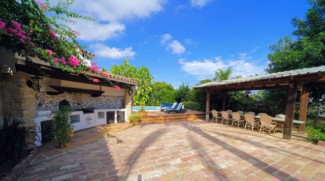 5 bedroom Villa for sale in Dénia with pool garage - € 975,000 (Ref: 1421516)
