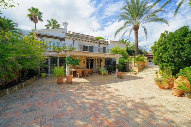 5 bedroom Villa for sale in Dénia with pool garage - € 975,000 (Ref: 1421516)