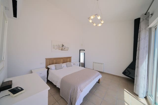 3 soveværelse Villa til salg i Dénia med swimmingpool - € 425.000 (Ref: 1421563)