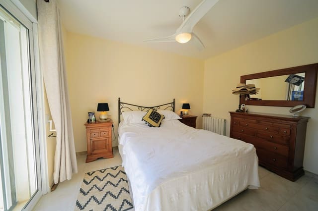 6 Zimmer Villa zu verkaufen in Dénia mit Pool - 849.000 € (Ref: 1424696)