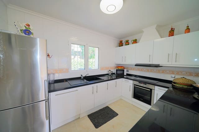 6 Zimmer Villa zu verkaufen in Dénia mit Pool - 849.000 € (Ref: 1424696)