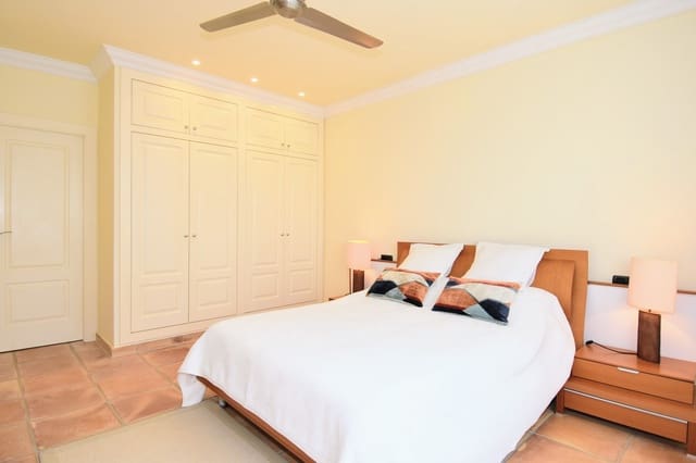 4 slaapkamer Villa te koop in Moraira, Teulada-Moraira met zwembad - € 995.000 (Ref: 1424744)