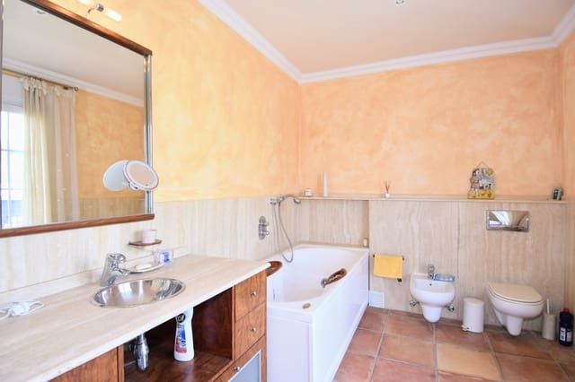 4 slaapkamer Villa te koop in Moraira, Teulada-Moraira met zwembad - € 995.000 (Ref: 1424744)