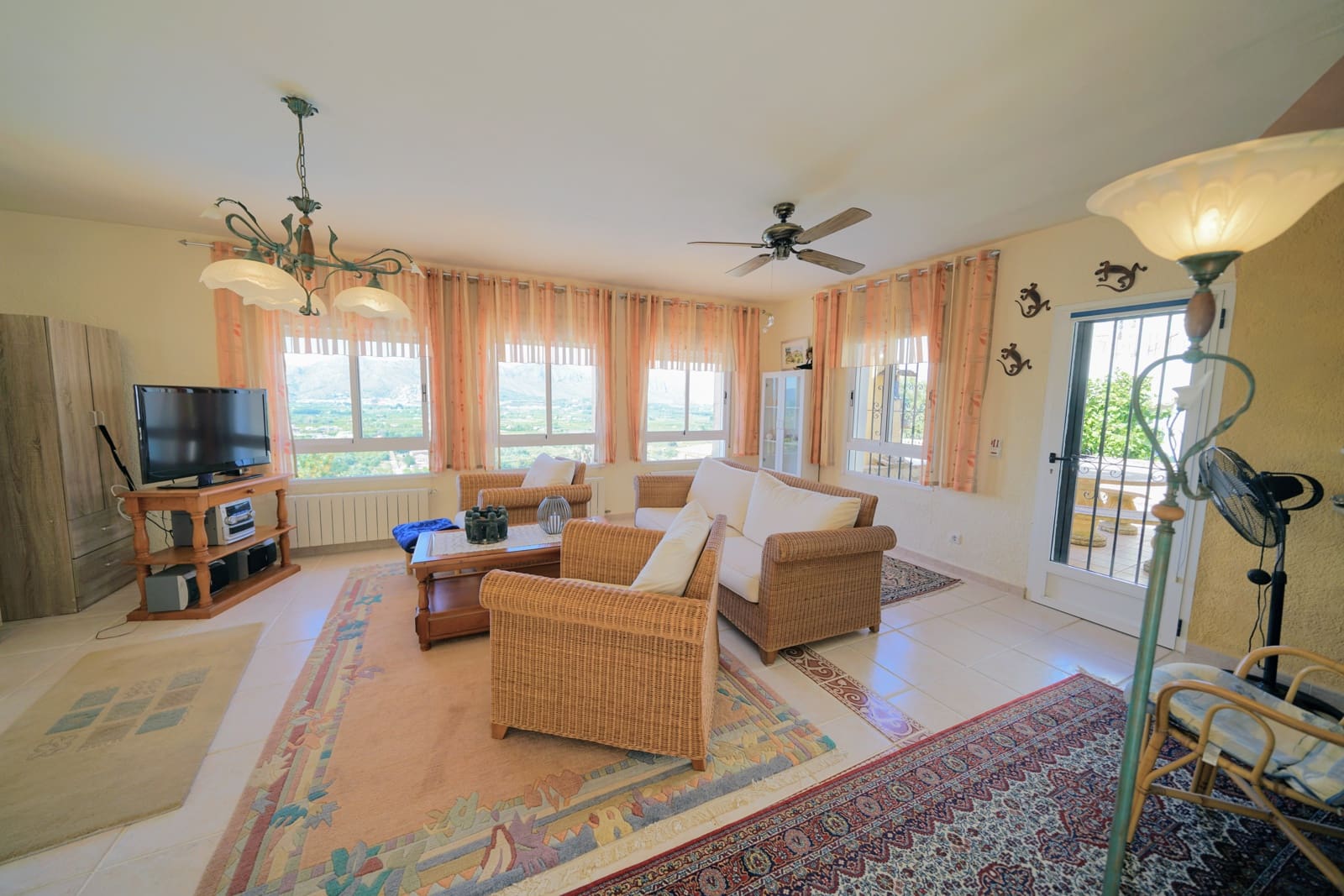 3 chambre Villa/Maison à vendre à Denia avec piscine - 275 000 € (Ref: 1443313)