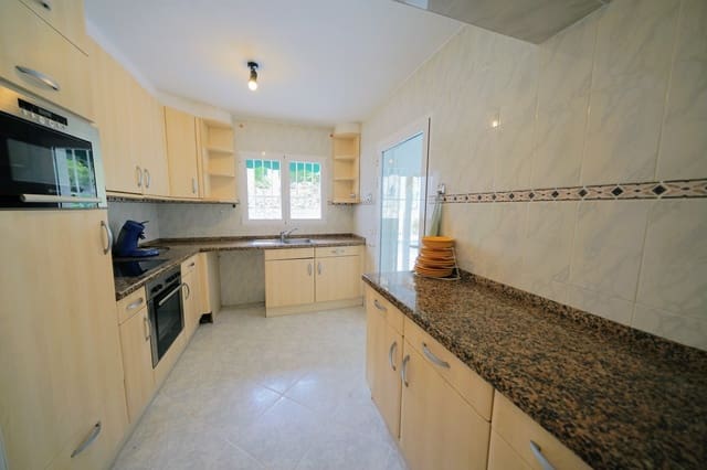 4 slaapkamer Villa te koop in Dénia met zwembad - € 670.000 (Ref: 1443339)