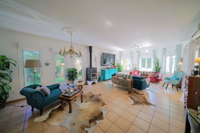 3 bedroom Villa for sale in Dénia with pool - € 479,000 (Ref: 1490843)