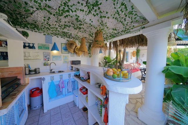 3 bedroom Villa for sale in Dénia with pool - € 479,000 (Ref: 1490843)